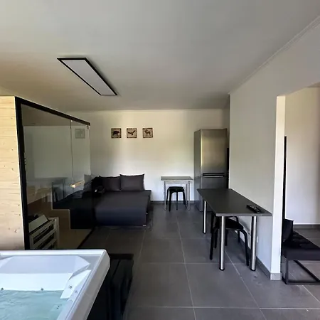 Mit Pool Und Sauna - شقة