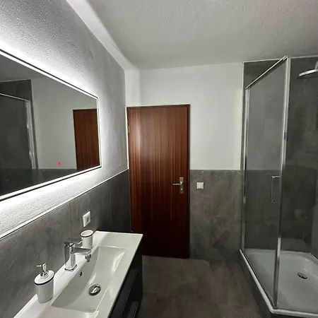 Mit Pool Und Sauna - ميدهباخ