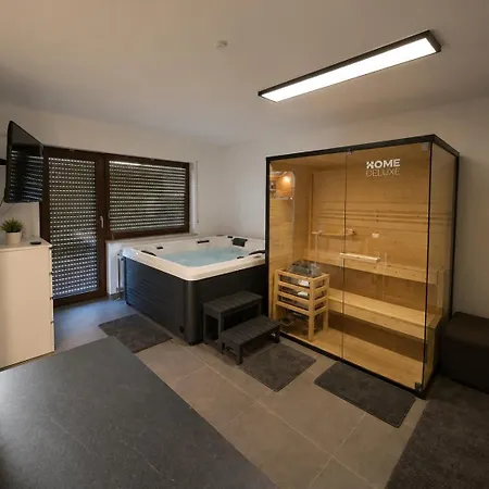 Mit Pool Und Sauna -